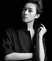 明星翻车频现，娱乐圈的“吃瓜”狂欢背后人物动态揭秘